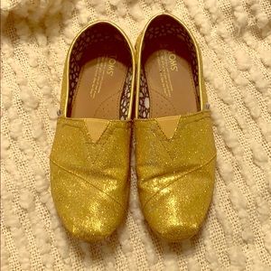 Gold glittery Toms